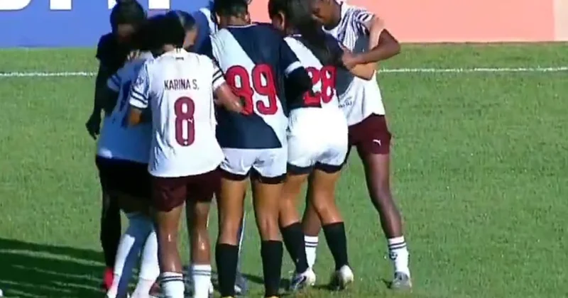 Maçı bırakıp bir anda zıplamaya başladılar