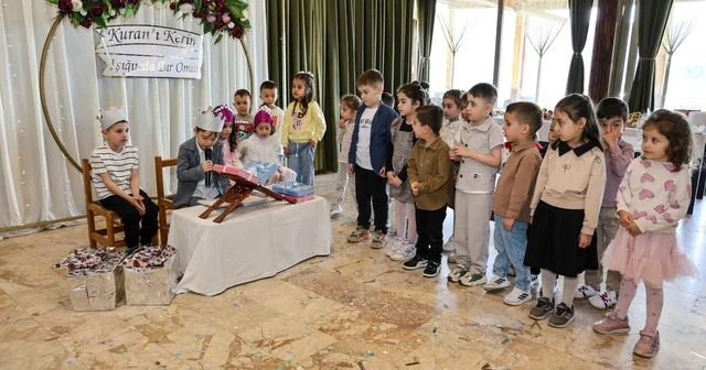 Çameli de minik öğrencilerin Kur an ı Kerim e geçiş heyecanı düzenlenen törenle taçlandı Denizli Haberleri