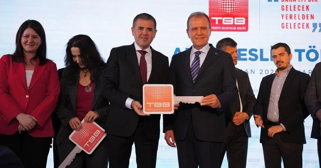 Mezitli Belediyesine ekskavatör desteği Mersin Haberleri