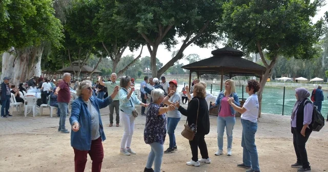 Mersin Büyükşehir Belediyesinden emeklilere doğa gezisi Mersin Haberleri