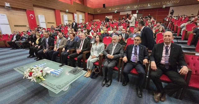 Hakikat ve Etik Karabük te masaya yatırıldı Karabük Üniversitesi nde medya, etik ve dezenformasyonla mücadele çalıştayı düzenlendi Karabük Haberleri