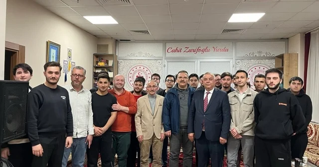 Başkan Bıyık üniversite gençliği ile bir araya geldi Erdoğan Bıyık, Düzce lojistik avantajları olan yüksek bir il Düzce Haberleri