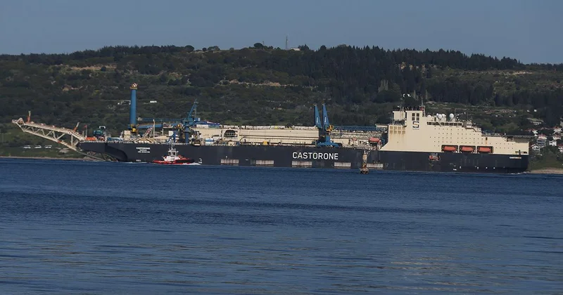 Çanakkale Boğazı’ndan dev geçiş