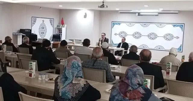 Hacı adaylarına kutsal yolculuk öncesi bilgilendirme Sinop Haberleri