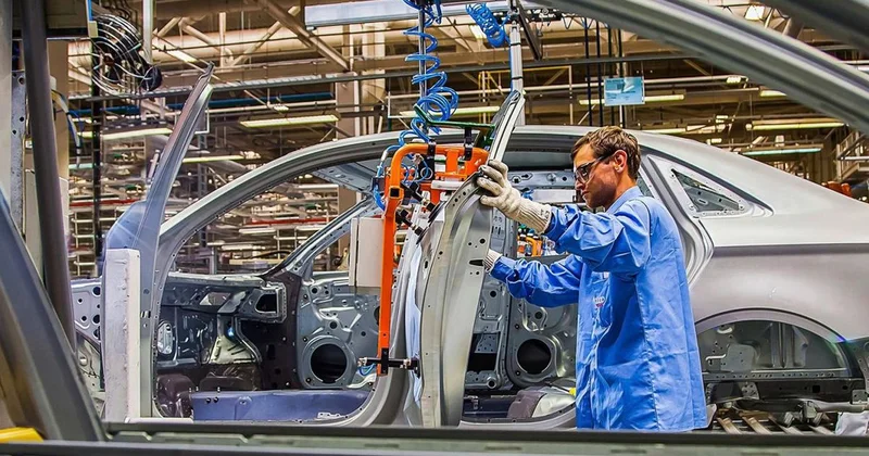 Otomotiv devinden radikal karar! Yeni otomobil için en ucuz 2 modeli kaldırdı