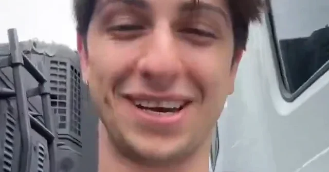 ABD de yaşayan Türk şoför o anları saniye saniye kaydetti: Yanına park eden TIR ı görünce gözlerine inanamadı VİDEO İZLE