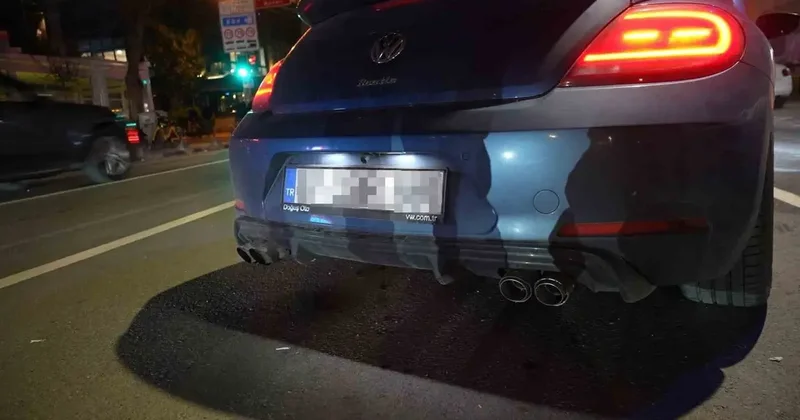 Kadıköy’de abartı egzoz denetimi: Araçlara ceza yağdı