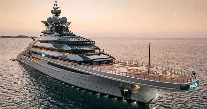 Savaş gölgesinde lüks seyir! Rus milyarderin yatı Hürmüz ü aştı