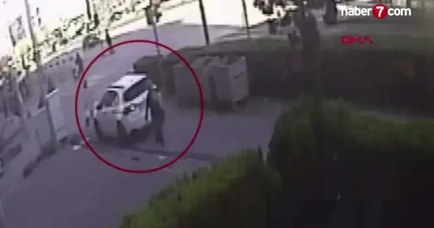 Eskişehir de dehşet anları: Geri manevra yapan otomobil kadını altına aldı