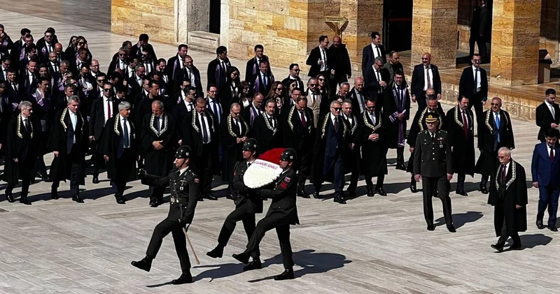 AYM den Anıtkabir e ziyaret