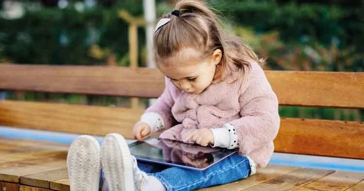 Aile Bakanı Mahinur Özdemir Göktaş açıkladı: Sosyal medyaya giriş yaşı 6’ya indi