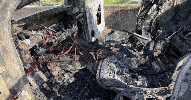 Osmaniye de pikap alev alev yandı, sürücü son anda kurtuldu Osmaniye Haberleri