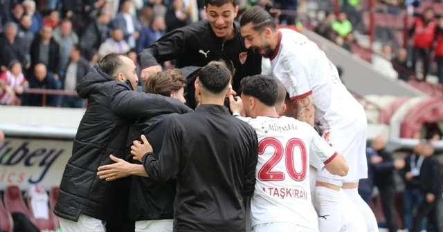 Elazığspor 21 futbolcuyla Adana ya gitti Elazığ Haberleri