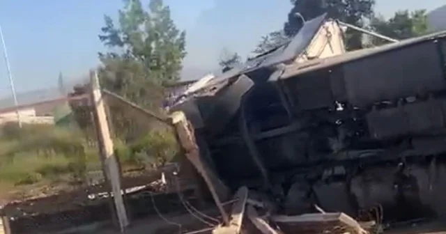 Yatağan da kömür yüklü kamyon devrildi: 1 yaralı Muğla Haberleri