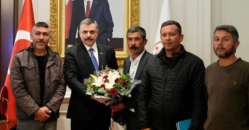 Eylemlerini sonlandıran maden işçileri İçişleri Bakanı Çiftçi yi ziyaret etti