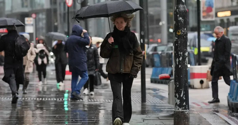 Meteoroloji yeni harita yayımladı: Dört bölgede gök gürültülü sağanak yağış!