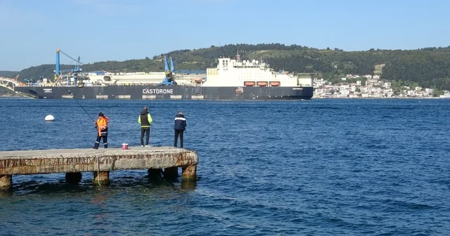 Derin denizlerde boru döşeme gemisi Castorone , Çanakkale Boğazı ndan geçti Çanakkale Haberleri
