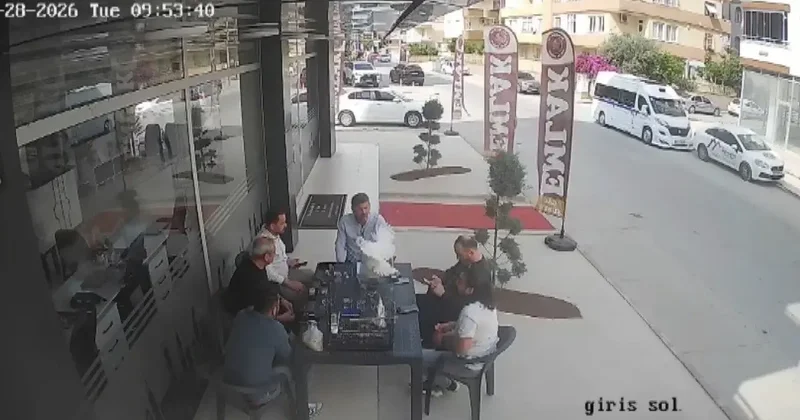 5. kattan uçan tavuk masaya düştü! Panik anları kamerada