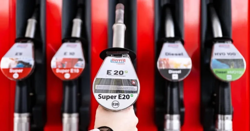 Yeni E20 benzini hakkında çok konuşuluyor! E20 Türkiye ye gelir mi?