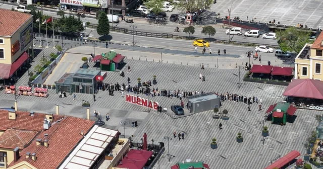 Samsun da şampiyonluk maçı heyecanı: Biletler için kuyruk oluştu Şampiyonluk düğümü Samsun da çözülebilir: Maça yoğun ilgi Samsun Haberleri
