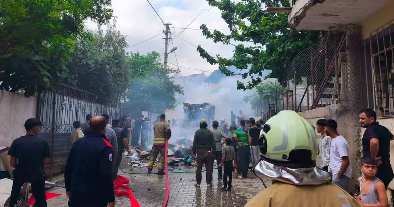 Ev eşyası yüklü pikap alevlere teslim oldu