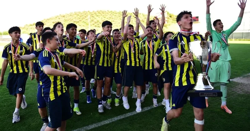 Fenerbahçe Beşiktaş ı yenerek şampiyon oldu