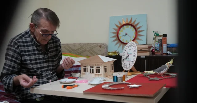 Demirden makete: Pandemide edindiği hobisini huzurevinde 6 yıldır sürdürüyor Bayburt Haberleri