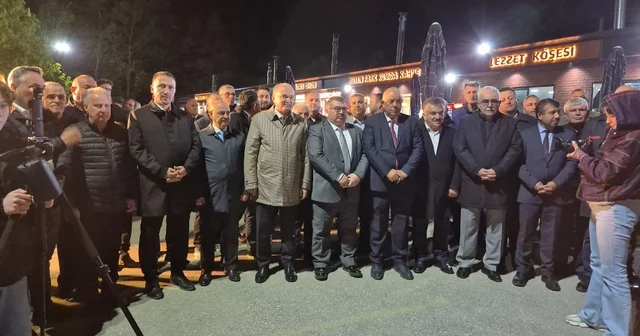 Başkan Özlü Bu şehrin çehresini değiştirmeye kararlıyız Kokoreç tutkunlarının yeni adresi törenle açıldı Düzce Haberleri