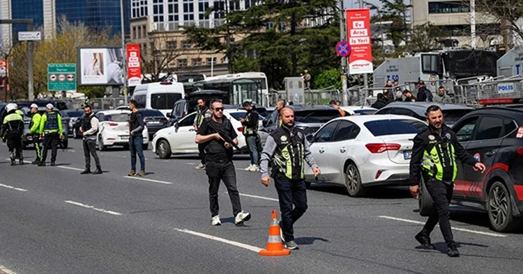 Terör saldırısında polislerle alay eden kişiler hakkında iddianame hazırlandı