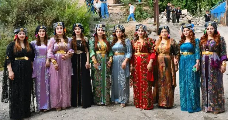 Aşiret gençler için yeni karar aldı! Milyonlarca lira paraya kilolarca altına son