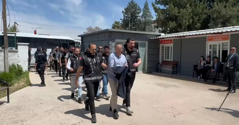 Eski Halfeti Belediye Başkanı Şeref Albayrak, adliyeye götürülürken böyle bağırdı