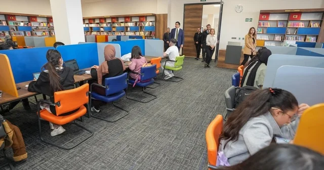 Şehitkamil Belediyesi nden sınava hazırlanan öğrencilere kitap ve deneme desteği Gaziantep Haberleri