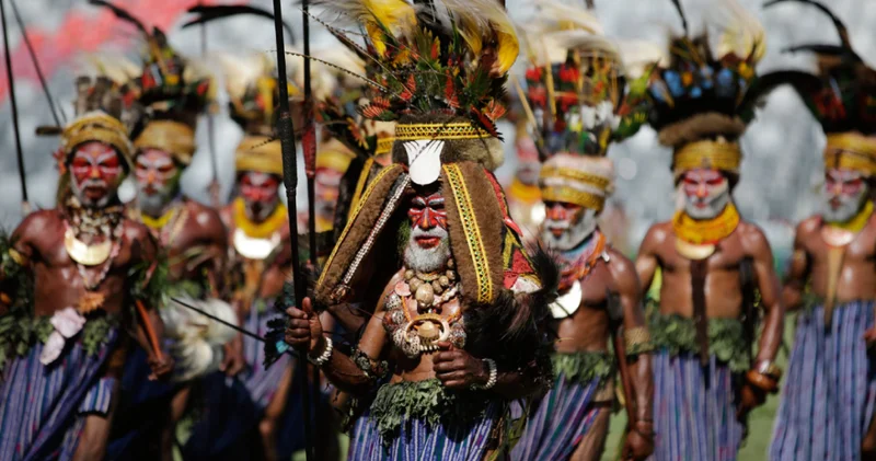 Bu ülkede 800 den fazla dil konuşuluyor! İşte Papua Yeni Gine nin çok dilli ilginç kültürü