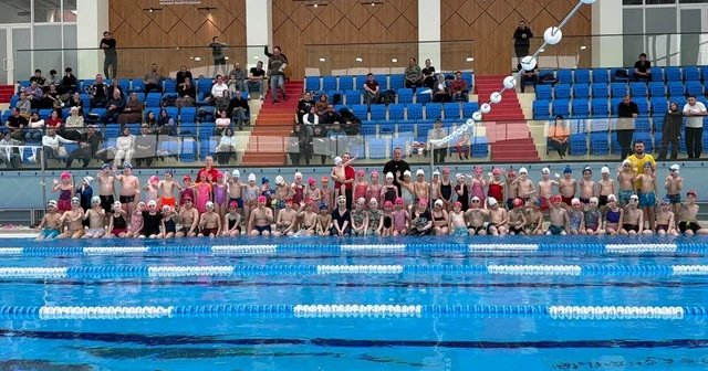 Akçaabat Belediyesi yüzme kursu ilk kursiyerlerini uğurladı Trabzon Haberleri