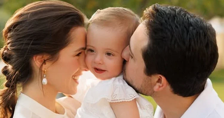 Görücü usulü, mecburi evlilik bile demişlerdi... Aşk yuvasında bir yaş daha aldı: Allah ım onu koru!