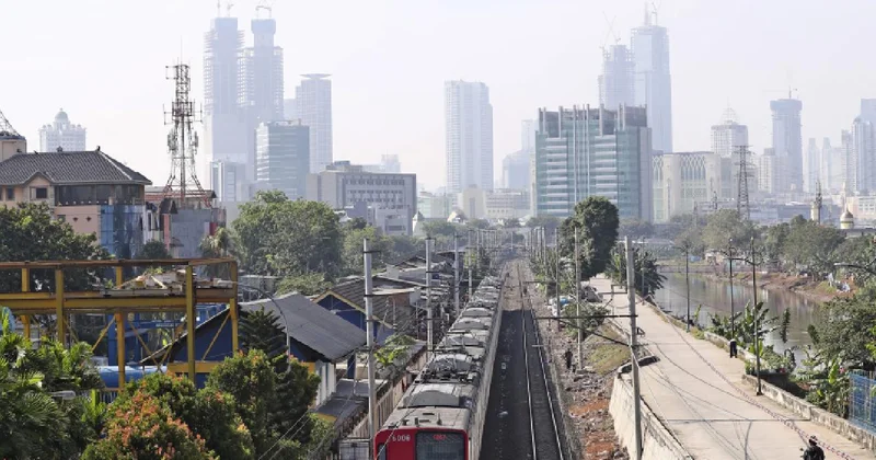 Endonezya daki tren kazasında ölü sayısı 14 e yükseldi