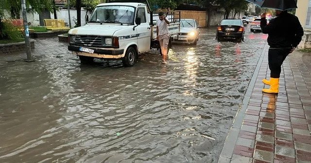 Aydın için kuvvetli yağış uyarısı: 12 ilçe için alarm verildi Aydın Haberleri