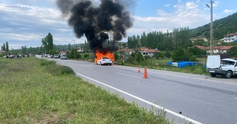 Amasya da feci kaza! Dede ve 17 yaşındaki torunu hayatını kaybetti