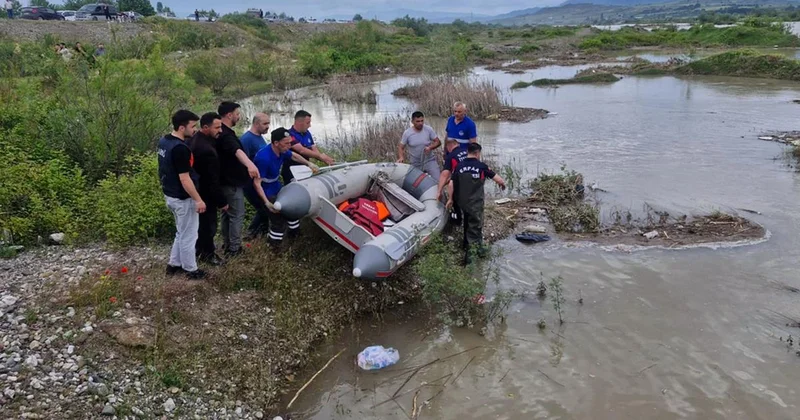 Tokat ta elektrikli bisikletle Kelkit Çayına düşen 4 gençten 2 si kayıp