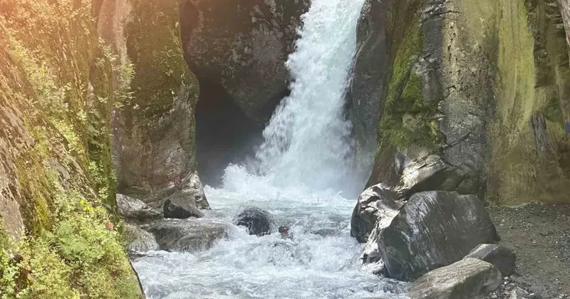 Saitabat Şelalesi eski ihtişamlı günlerine döndü