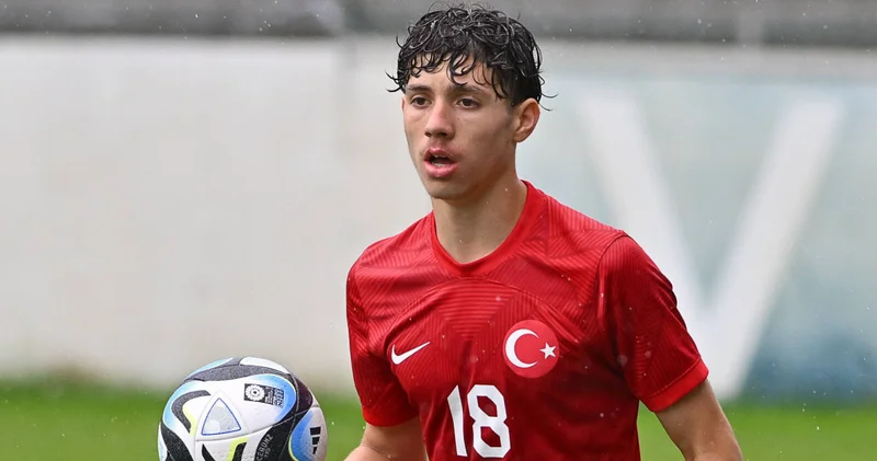 Benim adım Vatan dedi, Ay Yıldızlı formayı seçti!