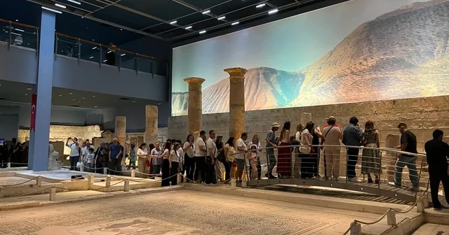 Zeugma Mozaik Müzesi ne bayram tatilinde ziyaretçi akını Gaziantep Haberleri