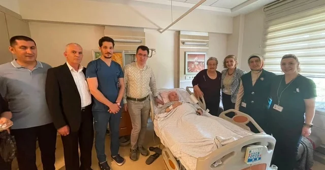 ESOGÜ hastanesi yönetiminden hasta ve çalışanlara bayram ziyareti Eskişehir Haberleri