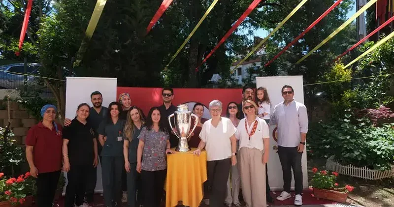 Şampiyonluk kupası bayramda Galatasaraylılar Yurdu’nda buluştu