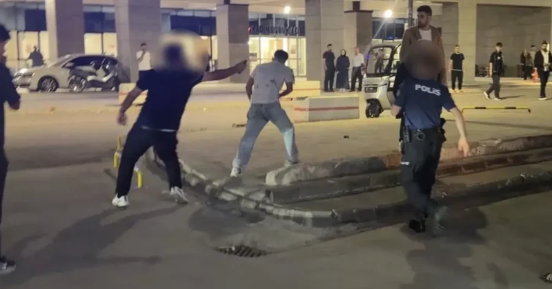 Hastanede bıçaklı saldırı: 2 si güvenlik görevlisi 3 yaralı