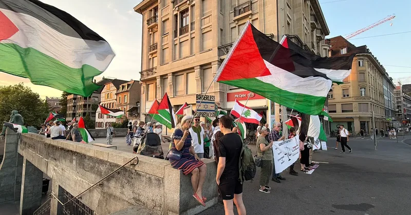 İsviçre nin Basel kentinde Filistin e destek eylemi düzenlendi