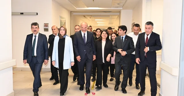 Batman Valisi Canalp tan, sağlık personeli ve hastalara bayram ziyareti Batman Haberleri