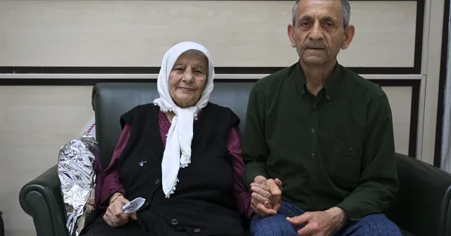 Ankara da kalpleri ısıtan bayramlaşma: Eşim olduktan sonra bana her gün bayram VİDEO İZLE