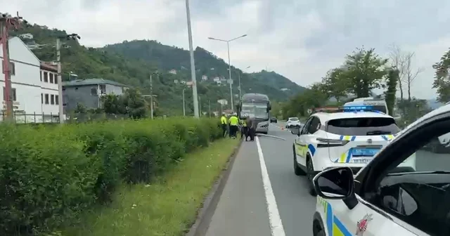 Karşı şeride savrulan otobüs faciayı kıl payı atlattı Trabzon Haberleri