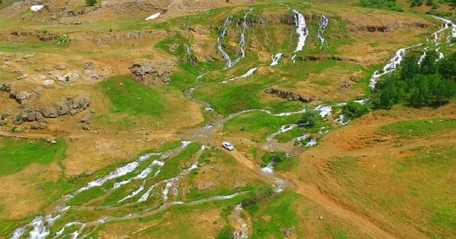 Munzur Dağları nın eteklerinde serin rota Konarlı Şelalesi doğa tutkunlarının yeni rotası Erzincan Haberleri